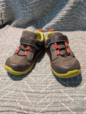 See Kai Run Sneakers Size 10